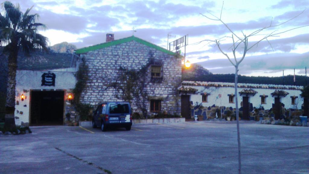 Alojamiento Rural La Caseria De Piedra Restaurante Jaen Ngoại thất bức ảnh