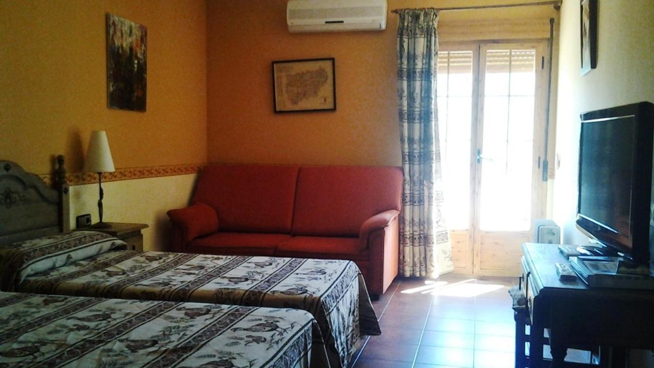 Alojamiento Rural La Caseria De Piedra Restaurante Jaen Ngoại thất bức ảnh